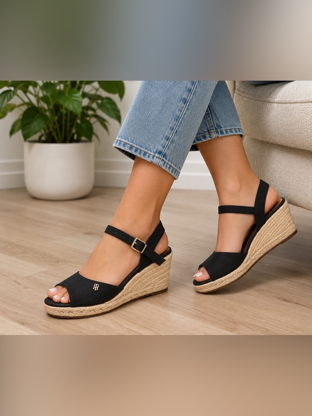 Tommy Hilfiger Black Espadrille Wedge Sandals Women’s Size 8M Ankle Strap Summer